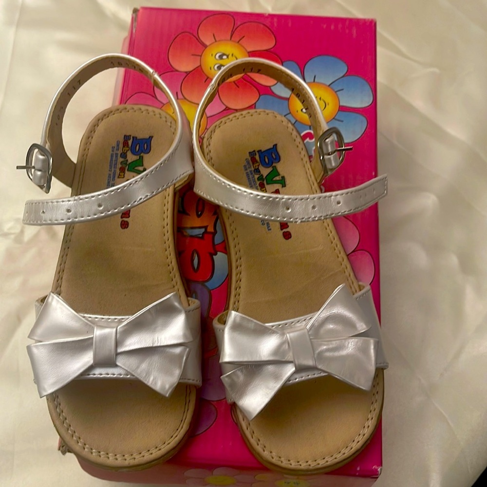 Pearl white sandals (Mexico 18.5=11.5 US)